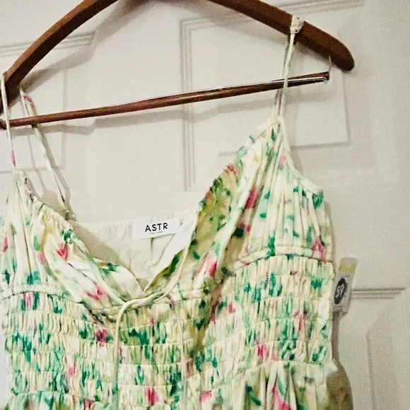 ASTR The Label Floral Satin Dress | NWT | Size M | Brand New - Picture 5 of 8